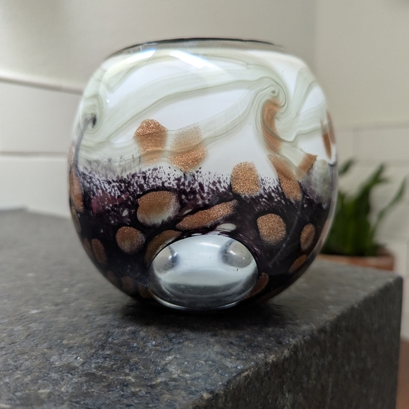 Blown art glass round vase with glitter - Picture 4 of 11